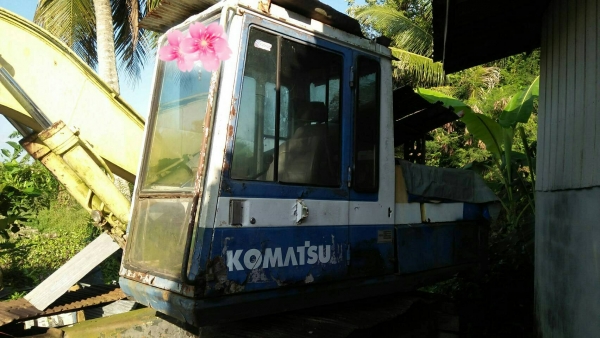 ขายรถแบคโฮ KOMATSU PC120-3 โซ่ช่วงล่างใหม่ ราคา 420000 ขายรถแบคโฮ KOMATSU PC120-3 โซ่ช่วงล่างใหม่ ราคา 420000