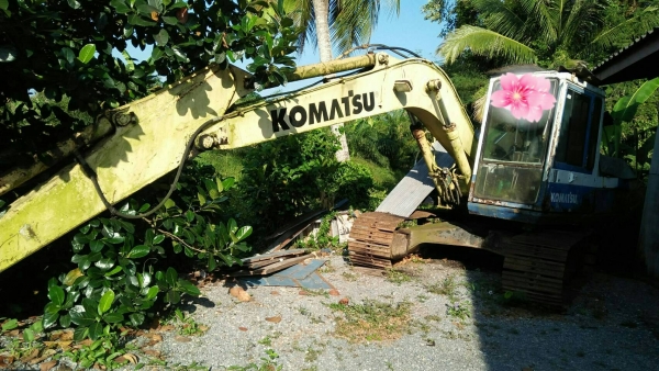 มี VDO ให้ชม.KOMATSU PC120-3 ราคา 420000