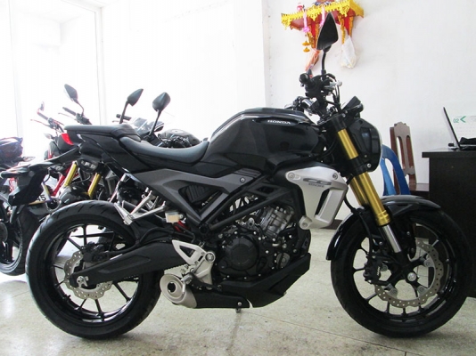 (โอนฟรี) ขาย Honda CB 150 R ไมล์แท้ 3583 กม ปี 2018 สภาพสวยเดิมๆ เครื่องหัวฉีดประหยัดน้ำมัน