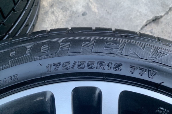 ล้อแม็กป้ายแดง Mitsu Mirage GLS ขอบ 15 สีดำหน้าเงา พร้อมยางป้ายแดง Bridgestone 175-55-15 ปลายปี 17 แม็กสวย ดอกเต็ม มีตุ่ม