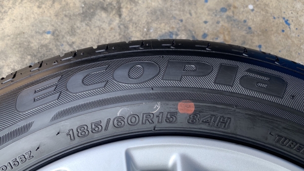 ล้อแม็กป้ายแดง Toyota Yaris Ativ ขอบ 15 พร้อมยางใหม่ป้ายแดง Bridgestone 185-60-15 ลงพื้นปี 19 สวยกริ๊บ ไม่เคยสัมผัสถนน