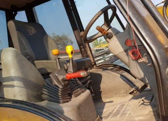 JCBตักหน้าขุดหลังขายถูก375,000บาทขับ4ล้อรขนาดใหญ่8ตันตัก2.5คิวยกสูง3เมตรเกียร์ทอร์คเครื่องดีเซล4สูบปั้มแรงรถเพื่งนำเข้ามาการันตีใช้ดีจริงๆราคาถูกสนใจโทร081-989-1989หรั่งครับ