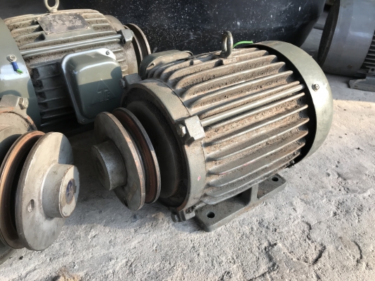 ( เหลือ 1ตัวครับ )ขายมอเตอร์ไฟฟ้า Teco(Carreir) 3HP. 380V 1450rpm. สภาพสวยเดิมๆ หมุนนิ่ม พร้อมใช้งาน มี 3ตัวครับ ราคาตัวละ 2,600 บาท