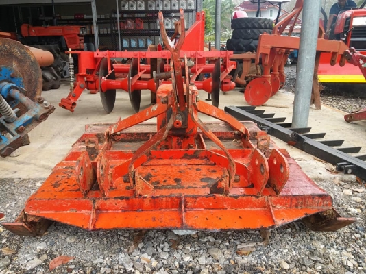 ขายหางตัดหญ้ายี่ห้อ HUI ขนาด 1.10 เมตร หัวใหญ่ขายตามสภาพ  ราคา 16,000 บาท  สนใจสอบถาม 084-9997463