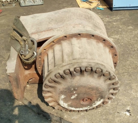 ขายมอเตอร์ตัวเดินรถ KOMATSU PC200-3