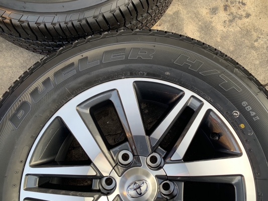 ล้อแม็กป้ายแดง Toyota New Fortuner ขอบ 18 พร้อมยางใหม่ป้ายแดง 265-60-18 Bridgestone ปี 18 ใหม่ๆ สวยกริ๊บ