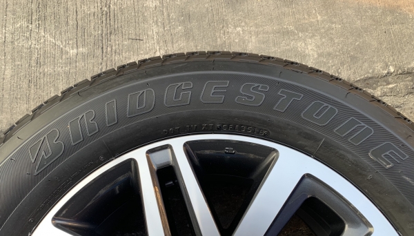 ล้อแม็กป้ายแดง Toyota New Fortuner ขอบ 18 พร้อมยางใหม่ป้ายแดง 265-60-18 Bridgestone ปี 18 ใหม่ๆ สวยกริ๊บ