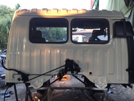 ขาย หัวสิบล้อ HINO สิงไฮเทค สีใหม่ มีขาดีดหน้า-ขาคำ้หลัง คันเกียร์ กันชน เบาะภายในใหม่ พร้อมใช้