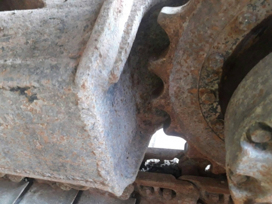 ขายรถแบคโฮโคมัสสุ PC100-5 แอร์พร้อมไฟตัดเอกไม่มีเอกสารราคา 395,000