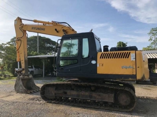 ขาย 1,050,000 บาท HYUNDAI  ROBEX 160-7 ทำงาน 3,990 ชม. เครื่องดี ปั้มแรง โช่หนา เอวแน่น ช่วงเต็ม สภาพ 3,990 ชม ไฟฟ้าครบ แอร์มี เอกสารเล่มทะเบียน  รถอยู่  นครปฐม โทร 0610710295  สนใจ รายการสินค้า อื่นๆ ที่ เว็ปไชค์ Truck2Hand https://www.truck2hand.com/ind