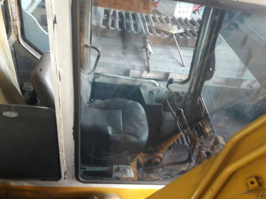 ขายแบคโฮ KOMATSU.PC100-5 ไม่มีเอกสารไม่มีไฟแอร์พร้อมราคา 395,000