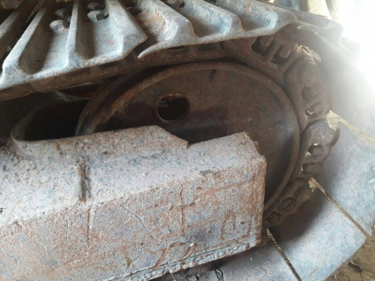 ขายแบคโฮ KOMATSU.PC100-5 ไม่มีเอกสารไม่มีไฟแอร์พร้อมราคา 395,000