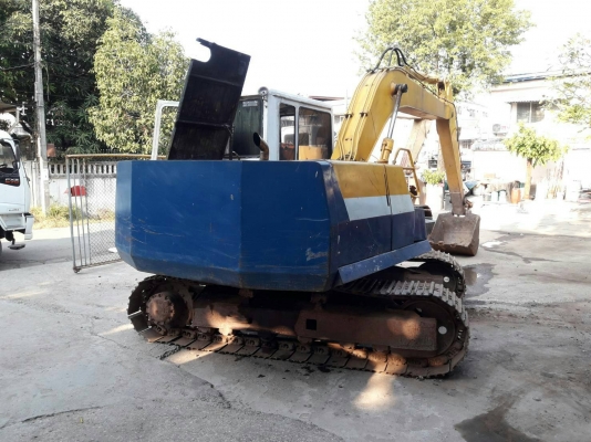 ขายแบคโฮ KOMATSU.PC100-5 ไม่มีเอกสารไม่มีไฟแอร์พร้อมราคา 395,000