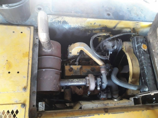 ขายแบคโฮ KOMATSU.PC100-5 ไม่มีเอกสารไม่มีไฟแอร์พร้อมราคา 395,000