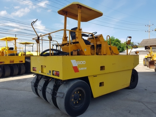 ขายรถบดล้อยาง ยี่ห้อ SAKAI T600 นำเข้าจากประเทศญี่ปุ่นแท้ 100\% สภาพสวย ไม่เคยใช้งานในไทย