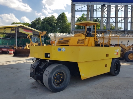 ขายรถบดล้อยาง ยี่ห้อ SAKAI T600 นำเข้าจากประเทศญี่ปุ่นแท้ 100\% สภาพสวย ไม่เคยใช้งานในไทย