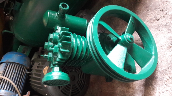 ขาย !! หัวปั้มลม.Fuji.ขนาด2แรง2สูบ ขาย !! หัวปั้มลม.Fuji.ขนาด2แรง2สูบ