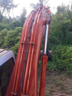 ขายรถแบคโฮ HITACHI EX200-2 เอกสารชุดจดทะเบียน ระบบไฟแมกปั๊ม ราคา 480000