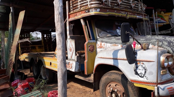 ขายรถเทเลอร์หัวยาว 200,000 บาท ด่วน  โทร 086-8090076