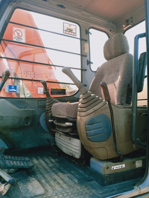 ขายจ้าHITACHI EX120-5เก่านอกแท้  สภาพสวย 6,xxxชั่วโมง  พร้อมใช้ โทร 089-3818694 จ๊อย