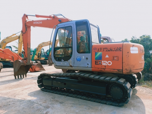 ขายจ้าHITACHI EX120-5เก่านอกแท้  สภาพสวย 6,xxxชั่วโมง  พร้อมใช้ โทร 089-3818694 จ๊อย
