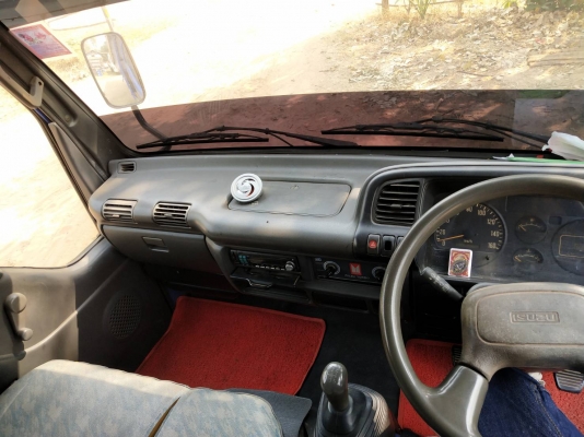 ขาย 6 ล้อโดยสาร isuzu 130 เเรงม้า เครื่องเทอร์โบ รถห้างเเท้ ยาว 4.3 เมตร สภาพสวย