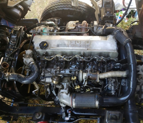 ขาย 6 ล้อโดยสาร isuzu 130 เเรงม้า เครื่องเทอร์โบ รถห้างเเท้ ยาว 4.3 เมตร สภาพสวย