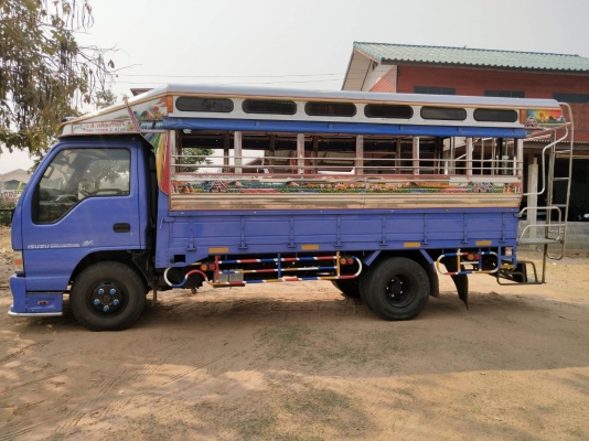 ขาย 6 ล้อโดยสาร isuzu 130 เเรงม้า เครื่องเทอร์โบ รถห้างเเท้ ยาว 4.3 เมตร สภาพสวย ขาย 6 ล้อโดยสาร isuzu 130 เเรงม้า เครื่องเทอร์โบ รถห้างเเท้ ยาว 4.3 เมตร สภาพสวย