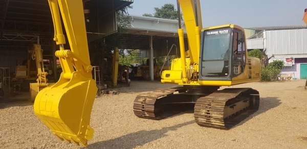 KOMATSU PC200-6 บูมยาว (086-5003800 ท่าม่วงแทรกเตอร์)