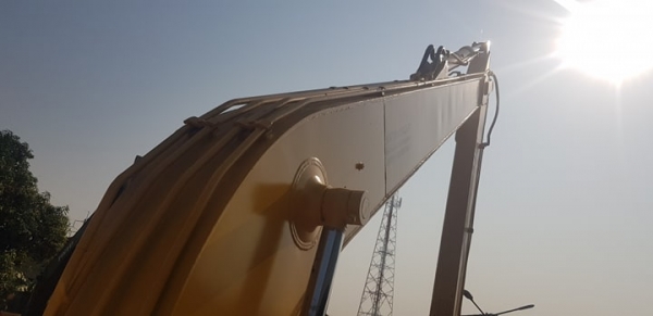 KOMATSU PC200-6 บูมยาว (086-5003800 ท่าม่วงแทรกเตอร์)