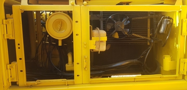 KOMATSU PC200-6 บูมยาว (086-5003800 ท่าม่วงแทรกเตอร์)