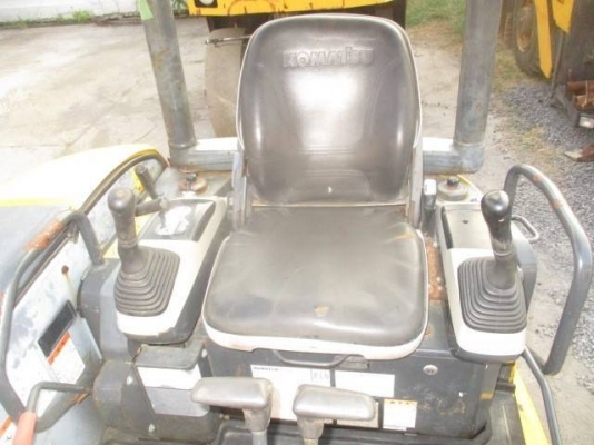 เคลียร์สต๊อค 3ตัน ขาย PC30MR-2 ปี2006 จากญี่ปุ่นแท้ๆ สภาพดีๆ 092-929-9942 ธีรเทพ