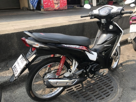 ขายรถปี61 Honda Wave110i เครื่องหัวฉีด ดิสเบรค รถพร้อมใช้ เอกสารเล่มทะเบียนครบ อยู่ห้วยขวาง กทม.ขายถ