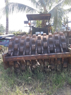 ขายรถบด ไดนาแพค CWA251D เปลือกหนาม2เพลา เอกสารเล่มทะเบียน อุปกรณ์อยู่ครับ แต่ต้องประกอบเอาครับ ราคา320,000บาท ติดต่อได้ที่ คุณอ๊อฟ พิจิตร086-737-9991