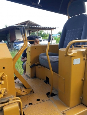 ขายรถแทรคเตอร์ KOMATSU D20P-5 สไลด์ใบมีด ราคา 185000