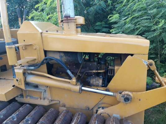 ขายรถแทรคเตอร์ KOMATSU D20P-5 สไลด์ใบมีด ราคา 185000 ขายรถแทรคเตอร์ KOMATSU D20P-5 สไลด์ใบมีด ราคา 185000