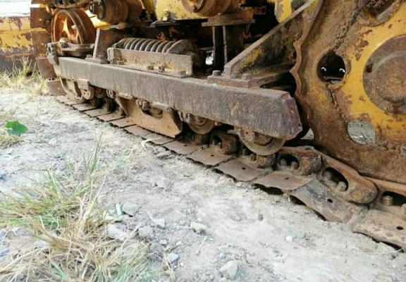 ขายรถแทรคเตอร์ KOMATSU D20P-6 สไลด์ใบมีดได้ 6 ทิศทาง ราคา 185000