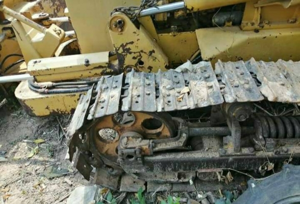 ขายรถแทรคเตอร์ KOMATSU D20P-6 สไลด์ใบมีดได้ 6 ทิศทาง ราคา 185000