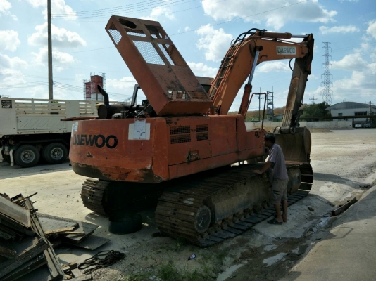 ขายรถแบคโฮ DAEWOO DH220LC เอกสารเล่มทะเบียน ราคา 350000