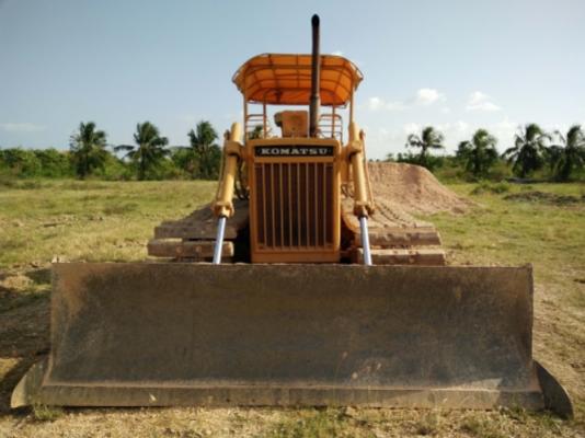 แทรกเตอร์ KOMATSU 40P พร้อมใช้ แทรกเตอร์ KOMATSU 40P พร้อมใช้