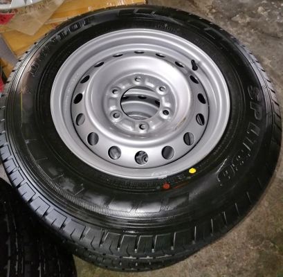 ล้อกะทะขอบ15พร้อมยางดันลอปถอดศูนป้ายแดง215/70/15ปี19 ล้อกะทะขอบ15พร้อมยางดันลอปถอดศูนป้ายแดง215/70/15ปี19