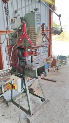 เครื่องพั้นรู เครื่องปั้ม