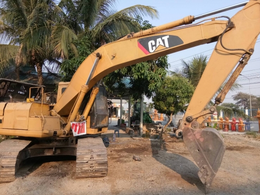 ขายคู่แบคโฮ2คัน 1.KOBELCO.SK200-V ธรรมดาไฟมีไม่มีเอกสาร 2.CAT320-V2ไม่มีเอกสารไม่มีไฟ