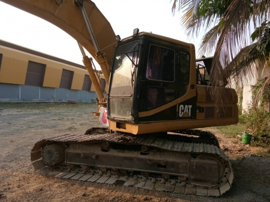 ขายคู่แบคโฮ2คัน 1.KOBELCO.SK200-V ธรรมดาไฟมีไม่มีเอกสาร 2.CAT320-V2ไม่มีเอกสารไม่มีไฟ