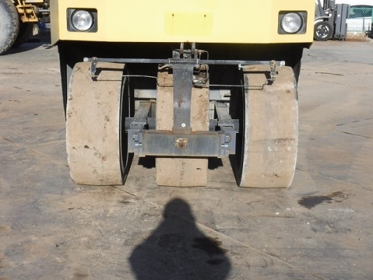 ขายบดล้อยาง7ล้อ ยี่ห้อ SAKAI รุ่น T600C