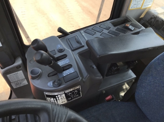 ขายรถตักล้อยาง HITACHI ZW250 ปี 2012 นำเข้าเองจากญี่ปุ่น สภาพสวยพร้อมใช้ มีVDOการทำงานครับ ขายรถตักล้อยาง HITACHI ZW250 ปี 2012 นำเข้าเองจากญี่ปุ่น สภาพสวยพร้อมใช้ มีVDOการทำงานครับ