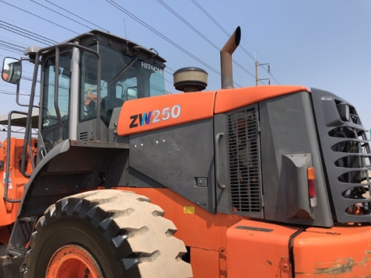 ขายรถตักล้อยาง HITACHI ZW250 ปี 2012 นำเข้าเองจากญี่ปุ่น สภาพสวยพร้อมใช้ มีVDOการทำงานครับ ขายรถตักล้อยาง HITACHI ZW250 ปี 2012 นำเข้าเองจากญี่ปุ่น สภาพสวยพร้อมใช้ มีVDOการทำงานครับ
