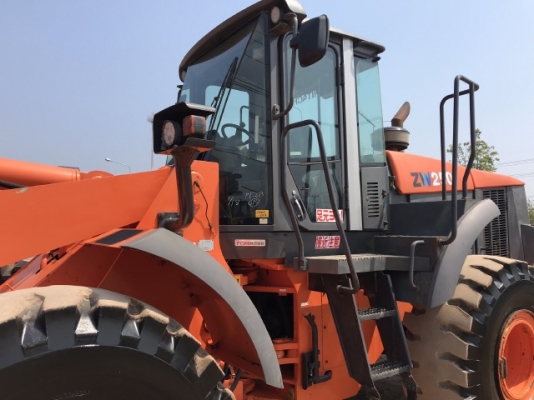 ขายรถตักล้อยาง HITACHI ZW250 ปี 2012 นำเข้าเองจากญี่ปุ่น สภาพสวยพร้อมใช้ มีVDOการทำงานครับ ขายรถตักล้อยาง HITACHI ZW250 ปี 2012 นำเข้าเองจากญี่ปุ่น สภาพสวยพร้อมใช้ มีVDOการทำงานครับ