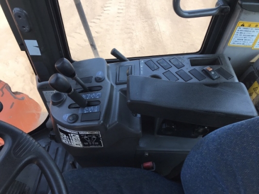 ขายรถตักล้อยาง HITACHI ZW250 ปี 2012 นำเข้าเองจากญี่ปุ่น สภาพสวยพร้อมใช้ มีVDOการทำงานครับ ขายรถตักล้อยาง HITACHI ZW250 ปี 2012 นำเข้าเองจากญี่ปุ่น สภาพสวยพร้อมใช้ มีVDOการทำงานครับ