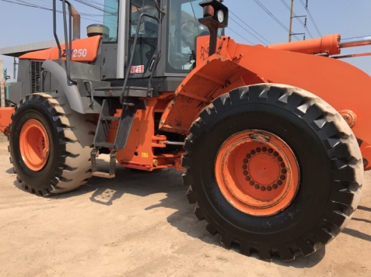 ขายรถตักล้อยาง HITACHI ZW250 ปี 2012 นำเข้าเองจากญี่ปุ่น สภาพสวยพร้อมใช้ มีVDOการทำงานครับ ขายรถตักล้อยาง HITACHI ZW250 ปี 2012 นำเข้าเองจากญี่ปุ่น สภาพสวยพร้อมใช้ มีVDOการทำงานครับ